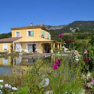 https://chambre-dhotes-ananda.fr-provencehotel.com